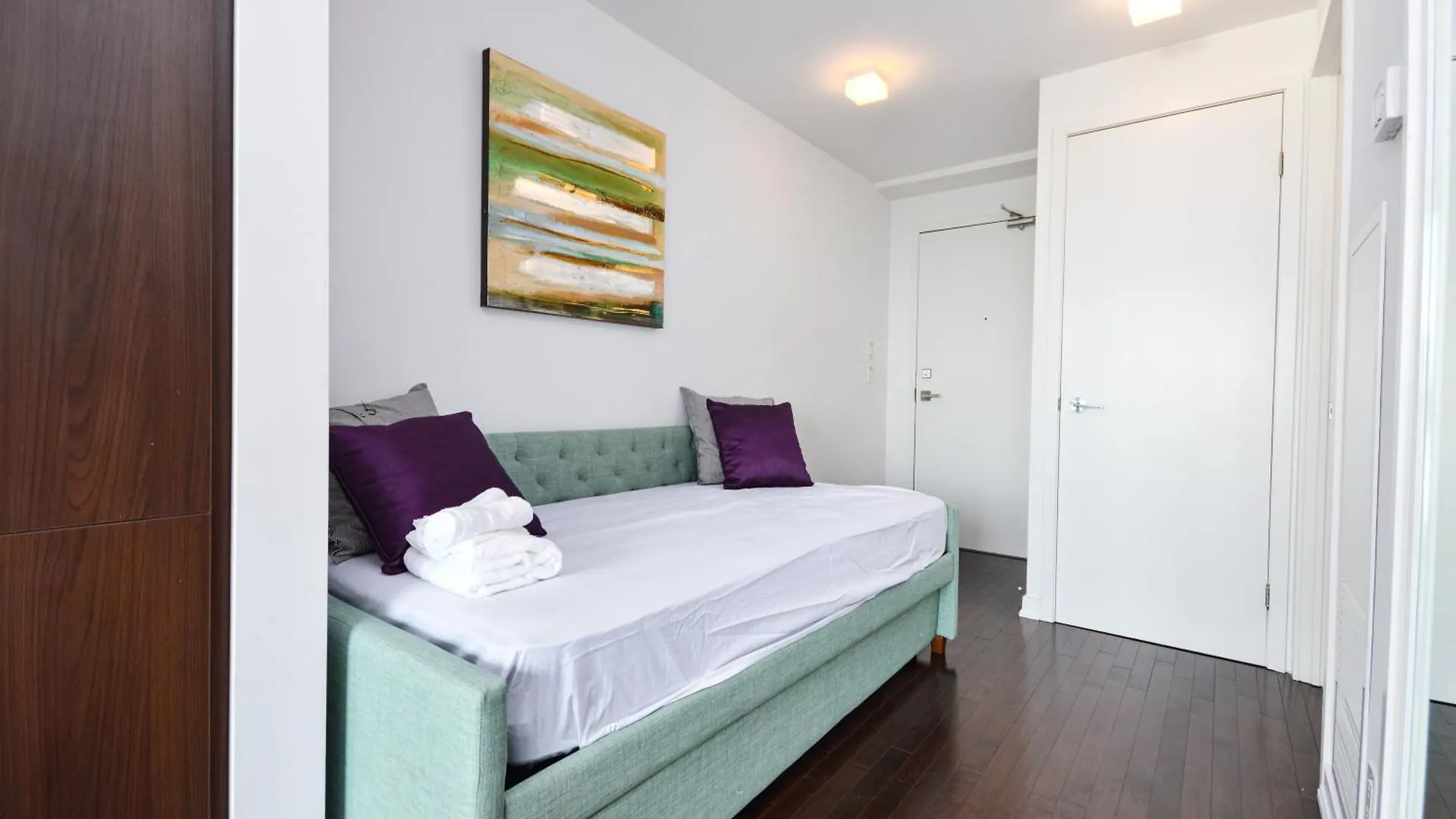 Apartment Downtown Toronto Condo Near Cn Tower, Scotiabank Arena, Rogers Centre, Union Station