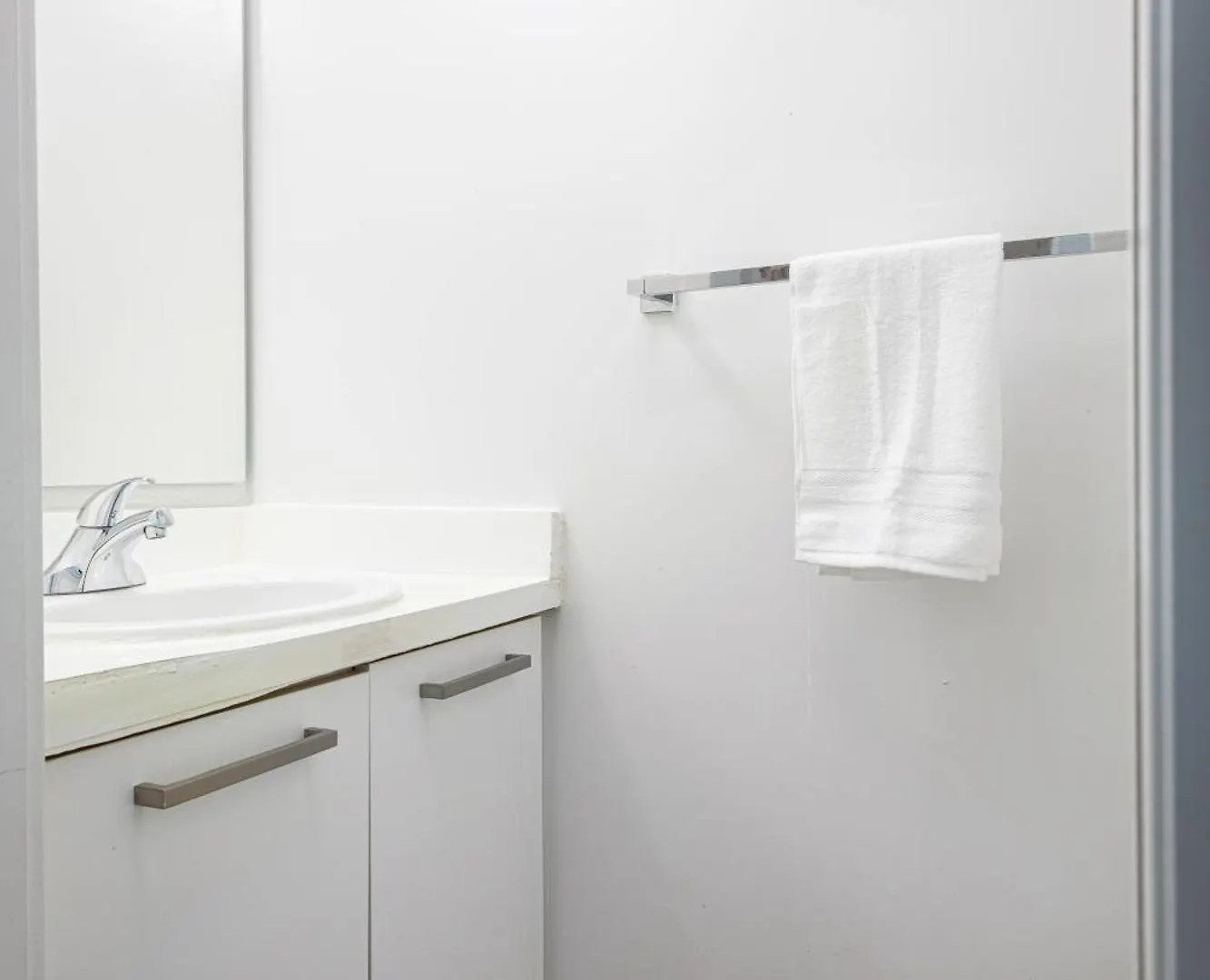 Downtown Toronto Condo Near Cn Tower, Scotiabank Arena, Rogers Centre, Union Station Apartment