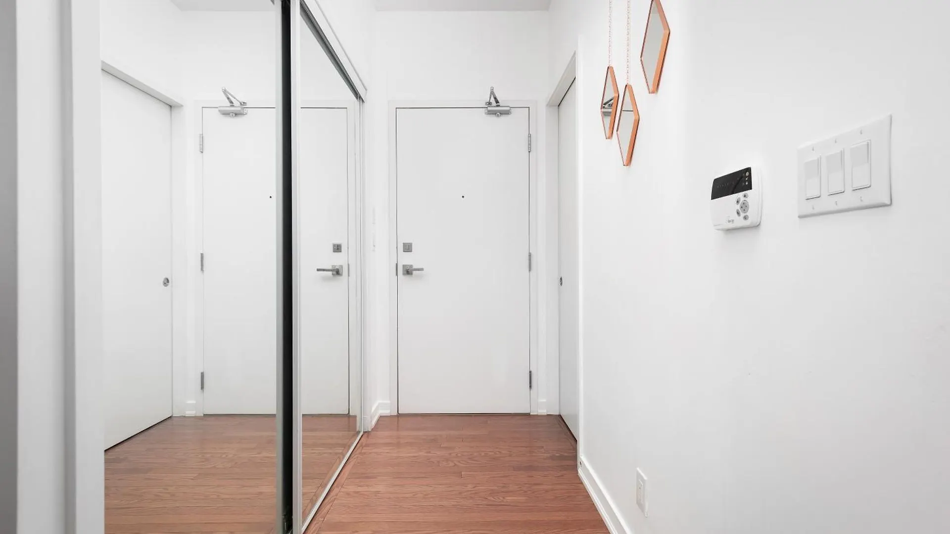 Apartment Downtown Toronto Condo Near Cn Tower, Scotiabank Arena, Rogers Centre, Union Station Canada