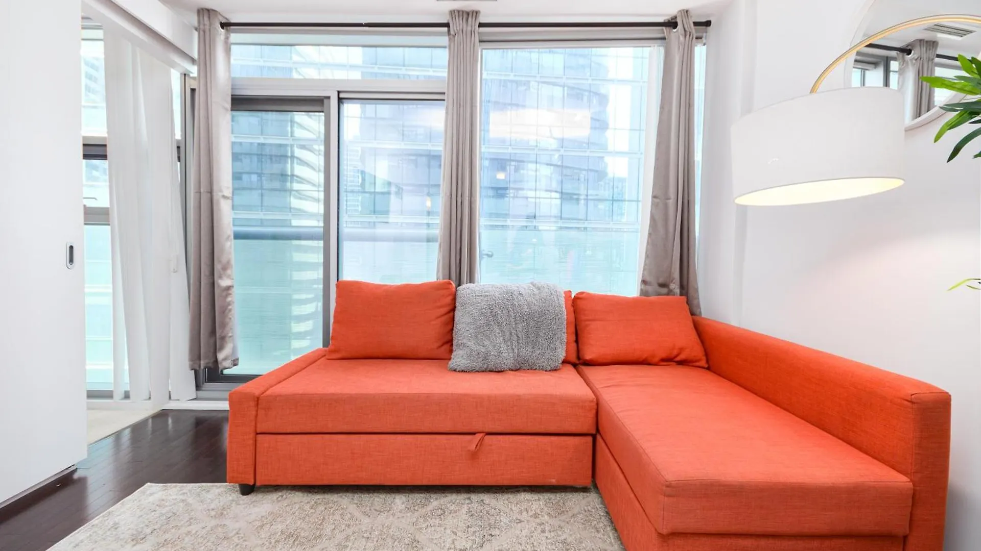 Apartment Downtown Toronto Condo Near Cn Tower, Scotiabank Arena, Rogers Centre, Union Station