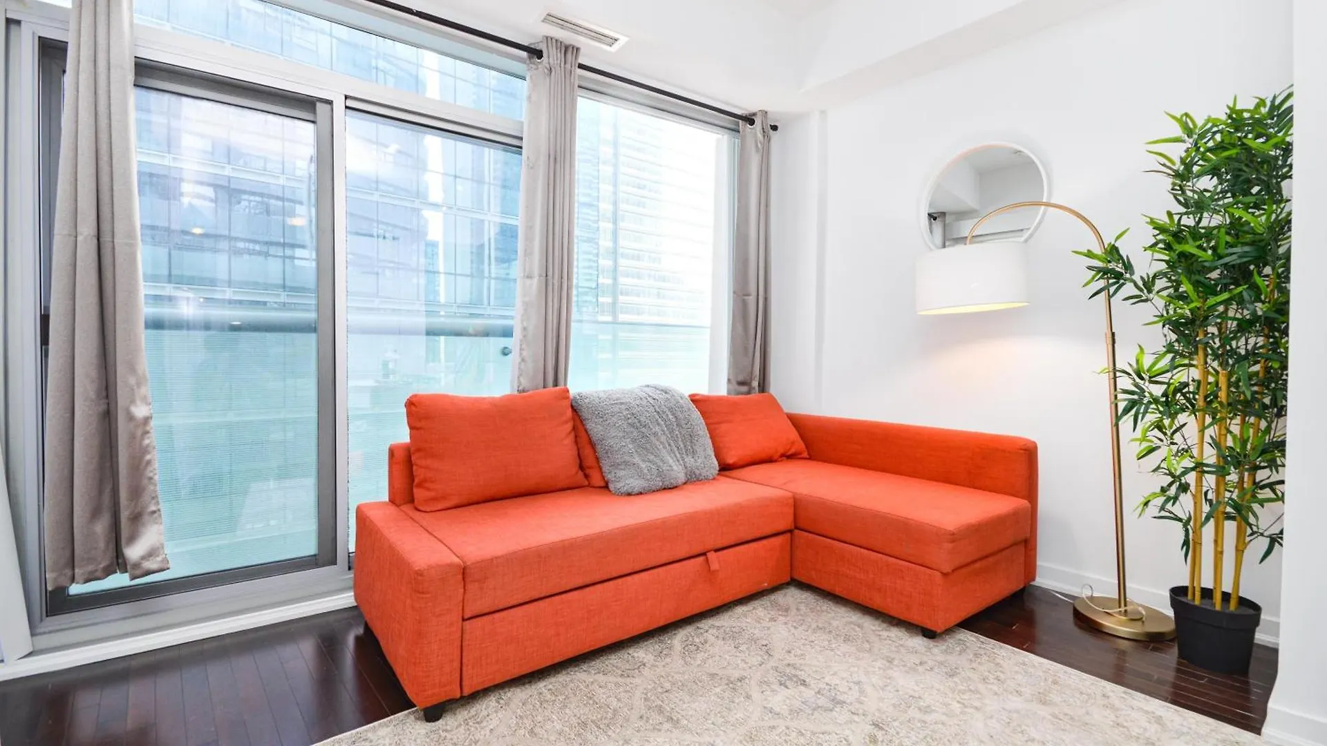 Apartment Downtown Toronto Condo Near Cn Tower, Scotiabank Arena, Rogers Centre, Union Station