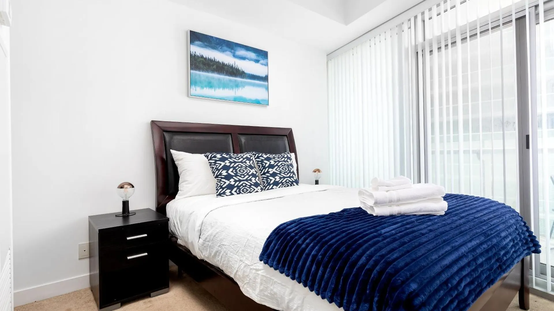 Downtown Toronto Condo Near Cn Tower, Scotiabank Arena, Rogers Centre, Union Station 0*,  Canada