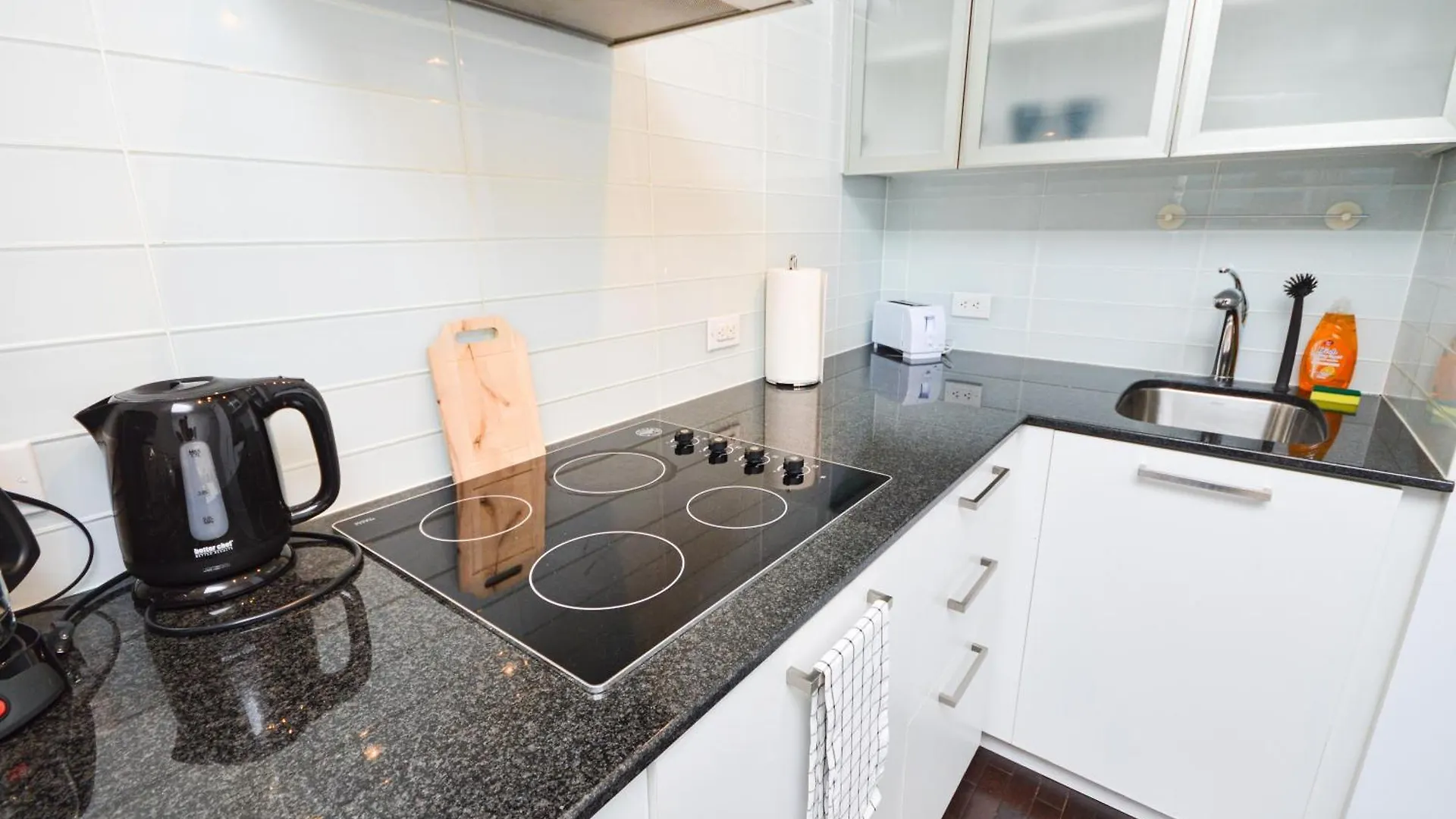 Downtown Toronto Condo Near Cn Tower, Scotiabank Arena, Rogers Centre, Union Station Apartment