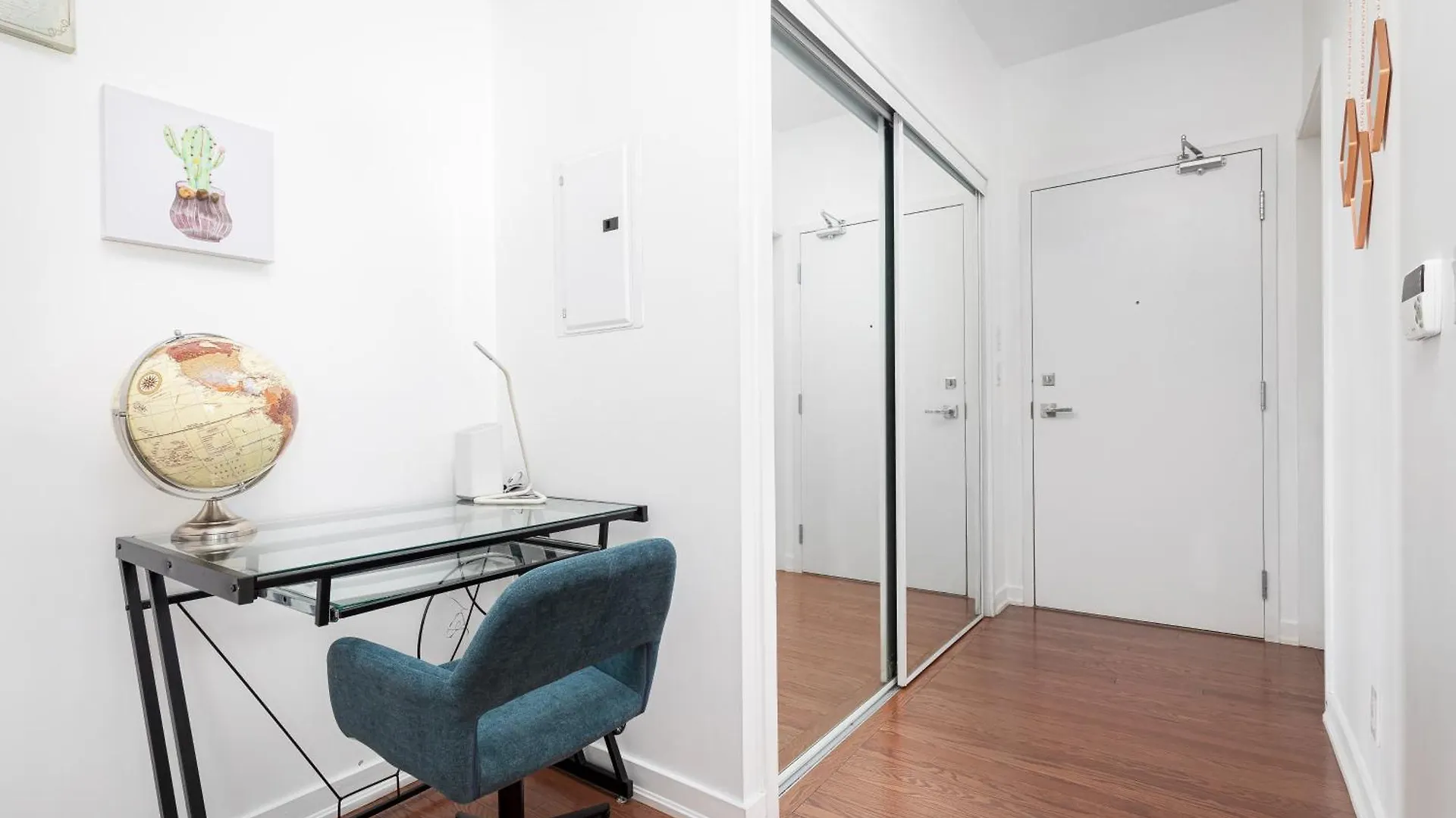 Downtown Toronto Condo Near Cn Tower, Scotiabank Arena, Rogers Centre, Union Station 0*,  Canada